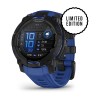 Garmin Instinct 3 AMOLED-kello - 45 mm - musta sähkösinisellä rannekkeella