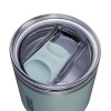 Mugak tumbler sist hutsean isolatutako camelbak