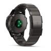 Fenix 5 Plus Sapphire, Gray titane et carbone amorphe avec bracelet en titane recouvert et carbone amorphe