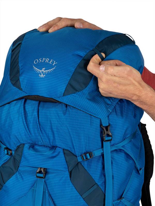Sac &agrave; dos Exos/Eja Osprey: passants sur le capuchon pour fixer des mousquetons 