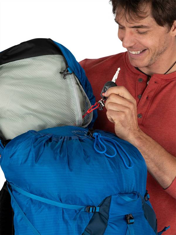 Sac &agrave; dos Exos/Eja Osprey: capuchon amovible avec poche en maille filet et porte-cl&eacute;s