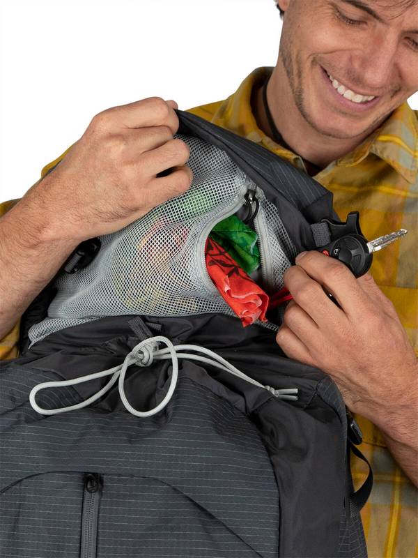 Stratos/Sirrus Osprey backpack: pocket with integrated key ring