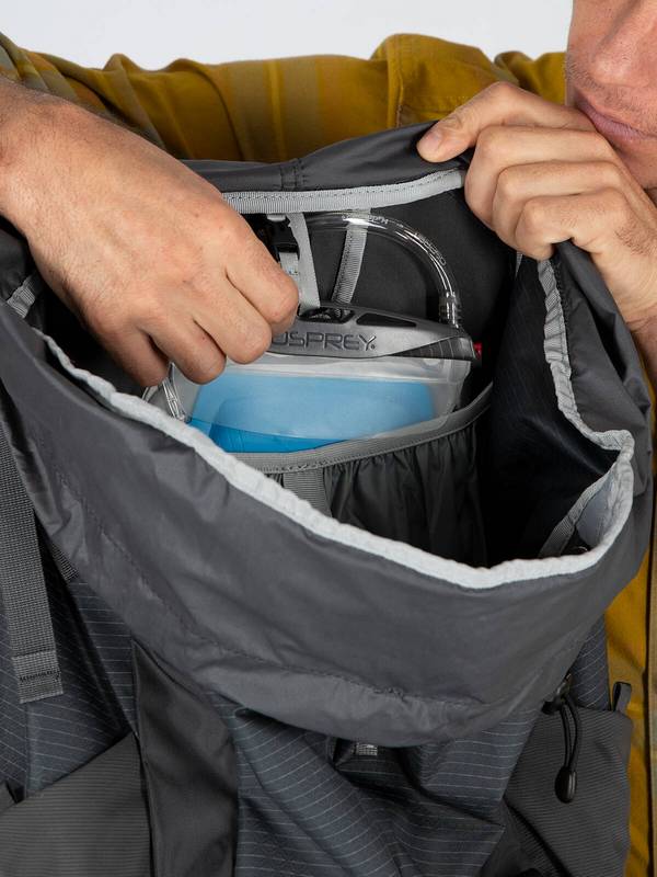 Stratos/Sirrus Osprey backpack: compatible with Hydraulics Osprey hydration bladders